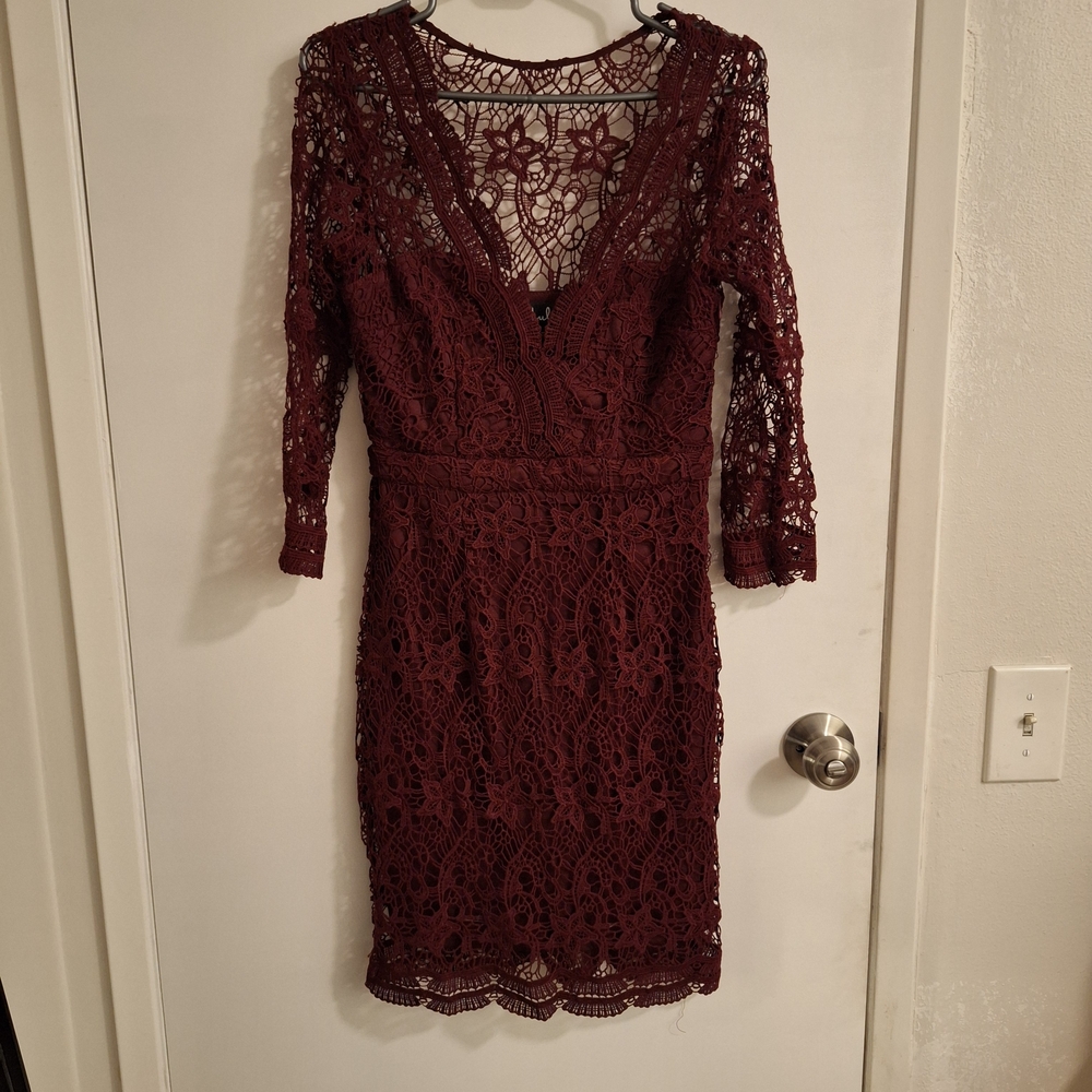 Lulu's  Crochet Burgandy Lace 3/4 Sleeve Dress Size S